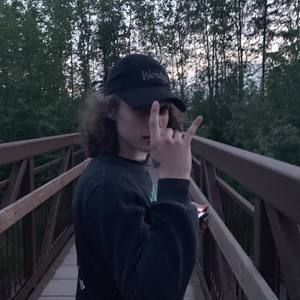 Meet your Posher, Cameron